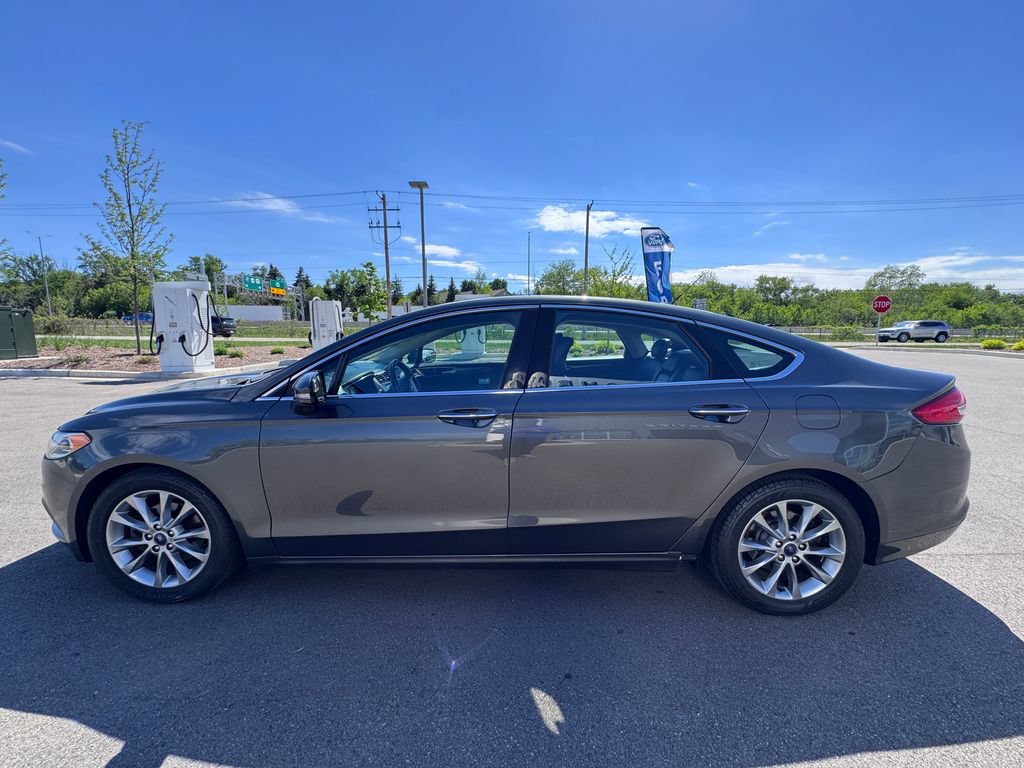 Certified 2017 Ford Fusion SE FWD image 7
