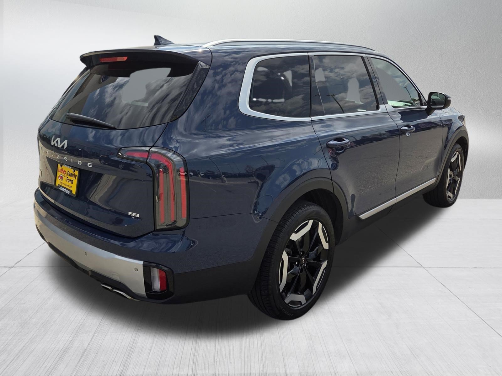 Used 2024 Kia Telluride EX AWD/4WD image 7