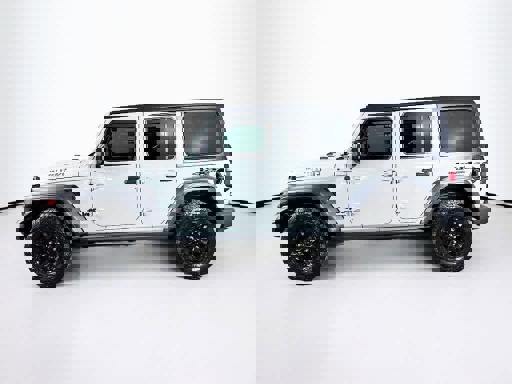 Used 2023 Jeep Wrangler Willys image 2