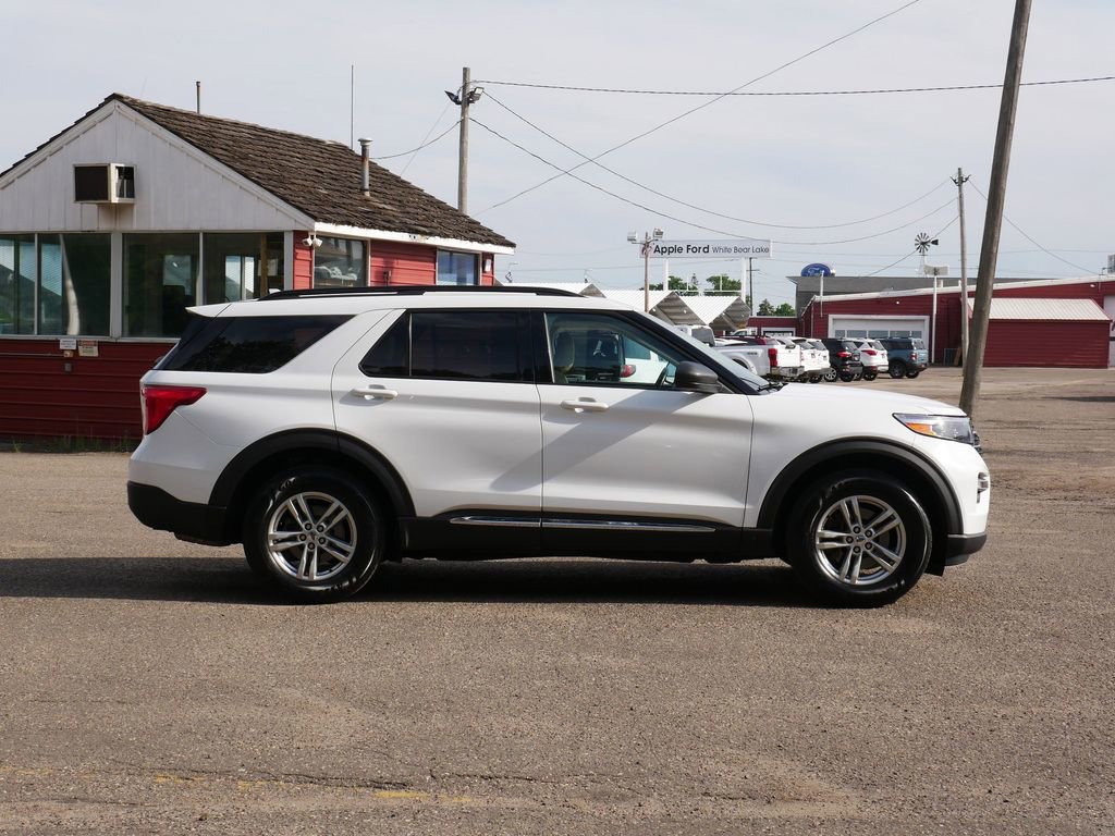 Certified 2020 Ford Explorer XLT w/ Equipment Group 202A AWD/4WD image 2