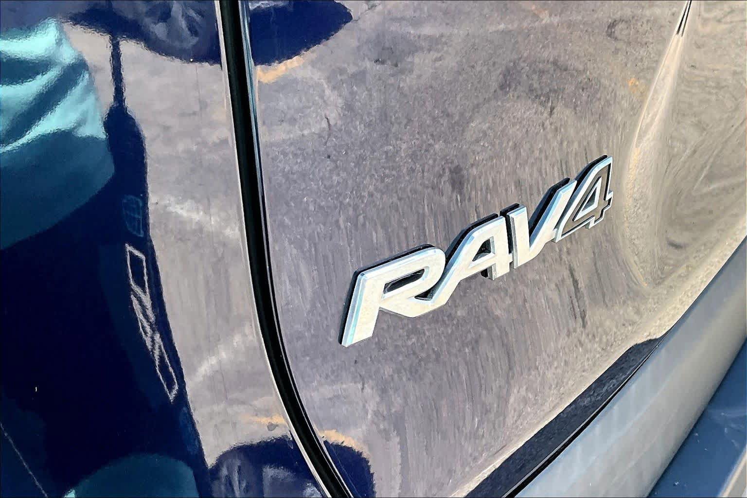 Used 2020 Toyota RAV4 Limited w/ Limited Grade Weather Package AWD/4WD image 12