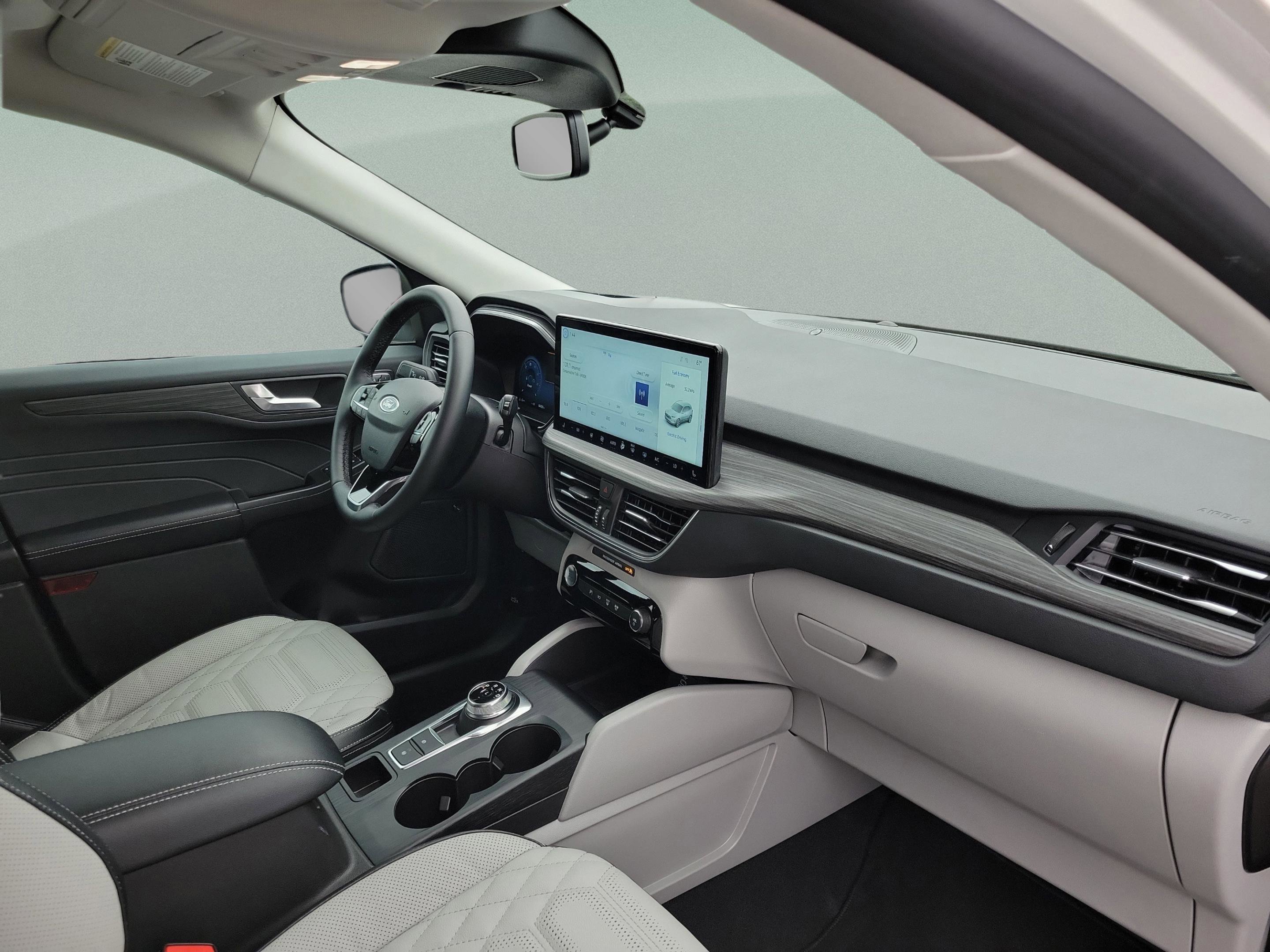 Certified 2024 Ford Escape SE w/ PHEV Premium Package image 22