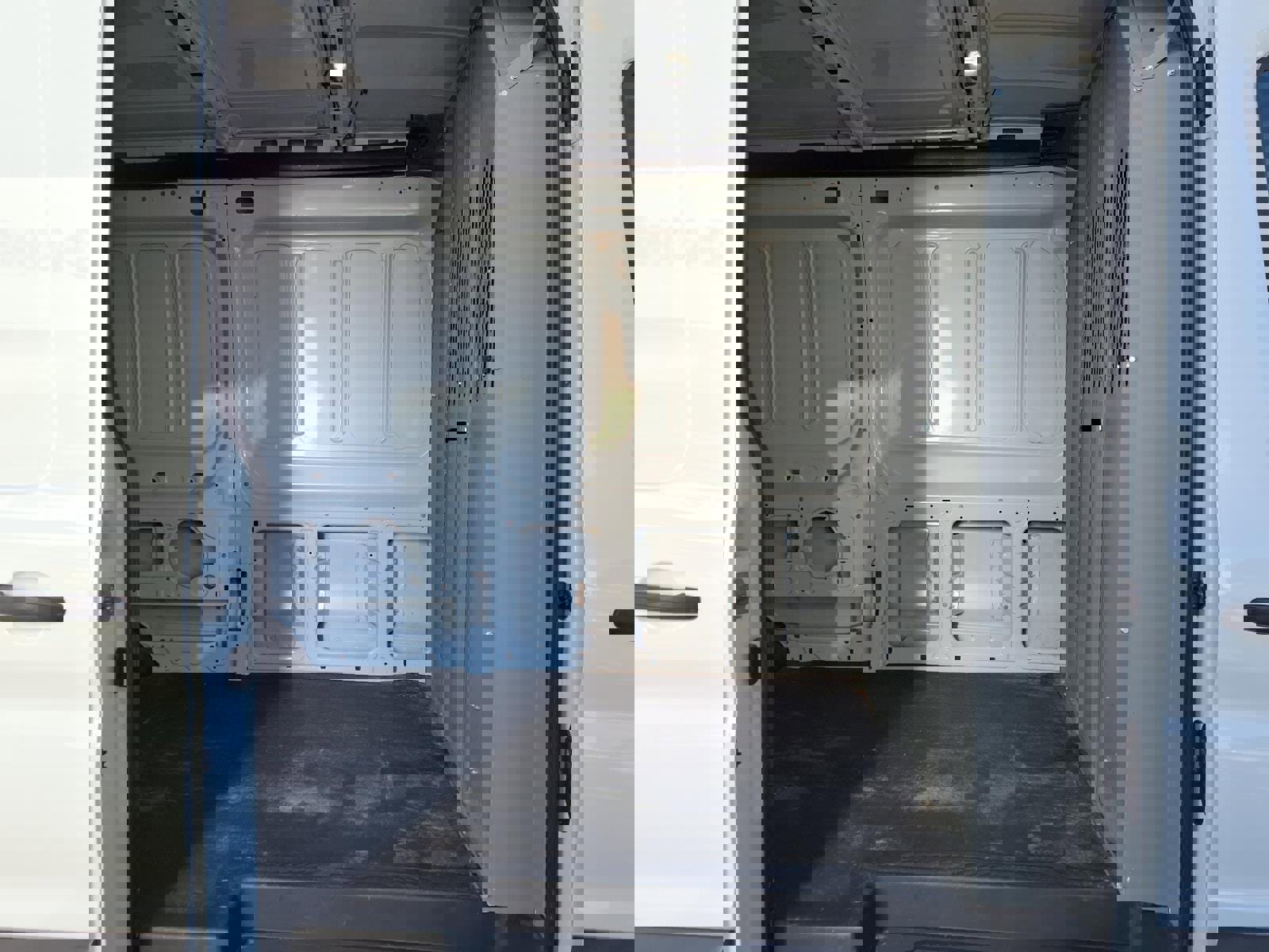 Certified 2022 Ford E-Transit Base image 6