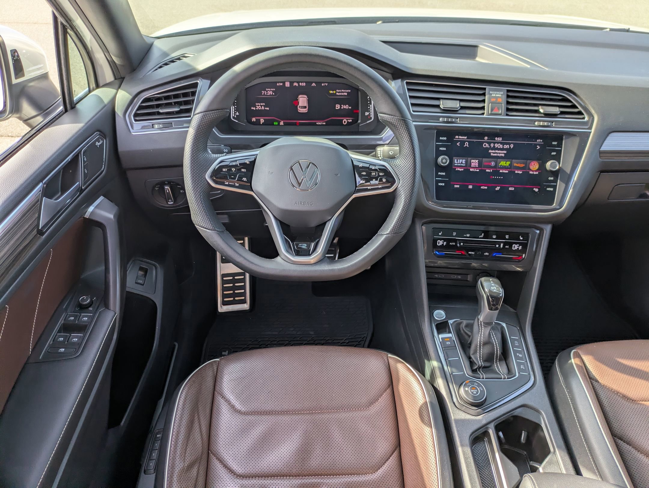 Used 2022 Volkswagen Tiguan SEL R-Line image 32