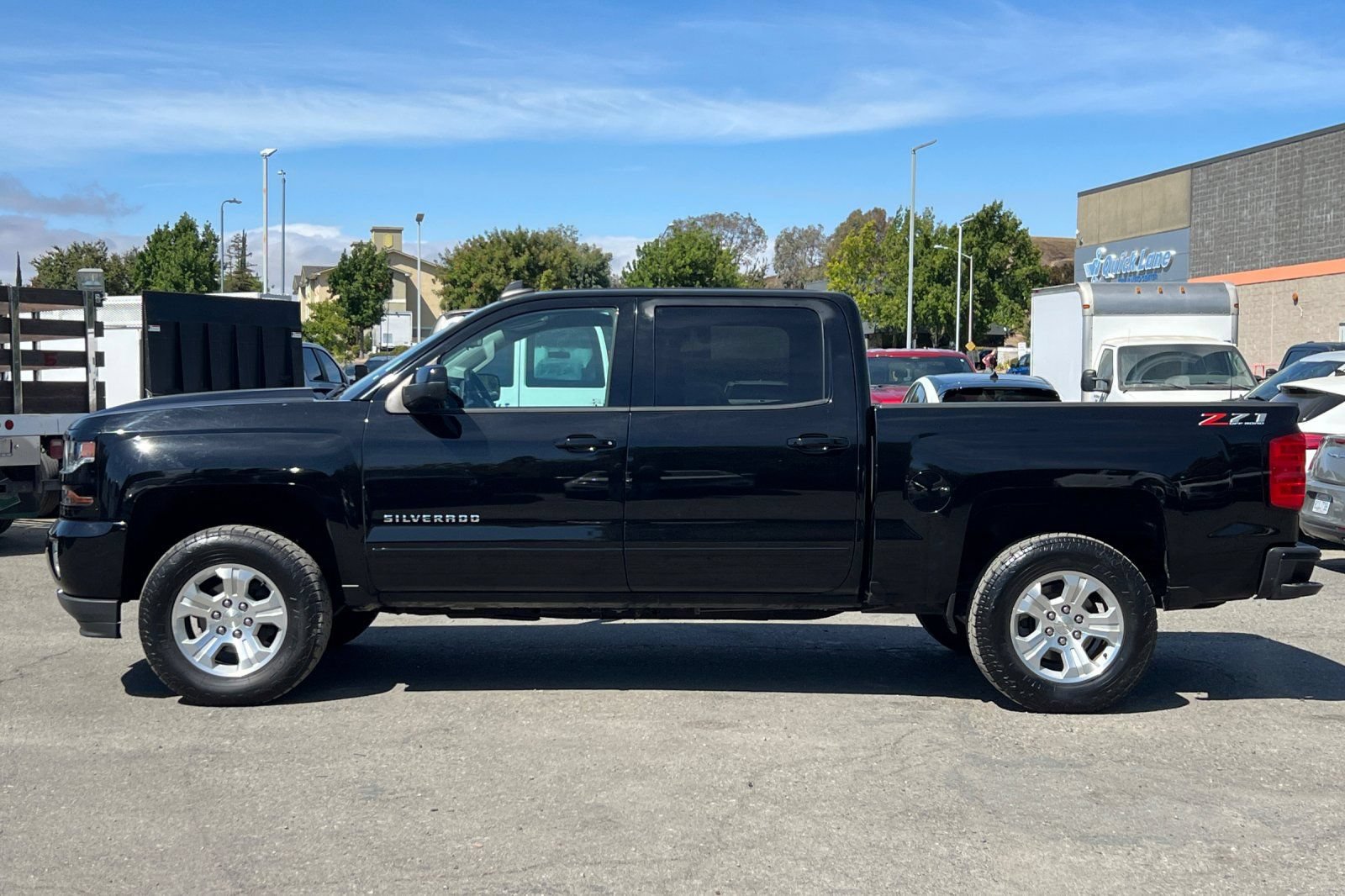 Used 2018 Chevrolet Silverado 1500 LT w/ All Star Edition AWD/4WD image 7