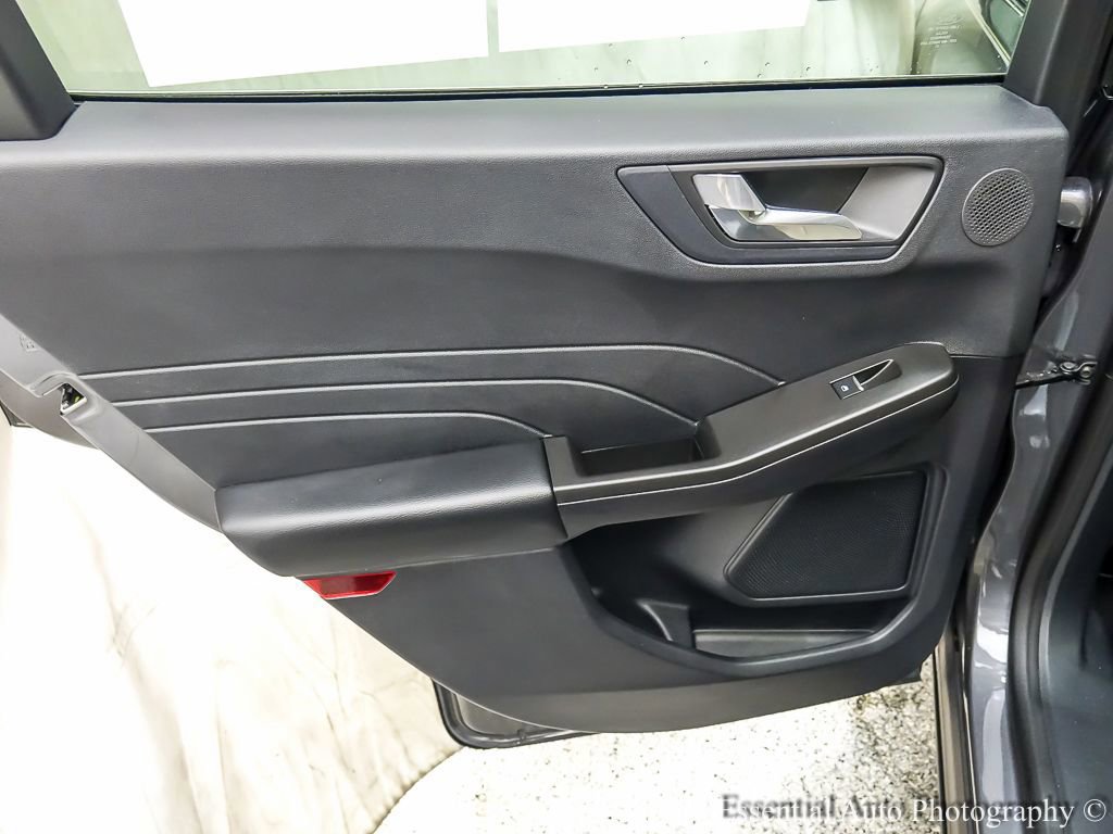 Certified 2021 Ford Escape Titanium w/ Class II Trailer Tow Package image 22