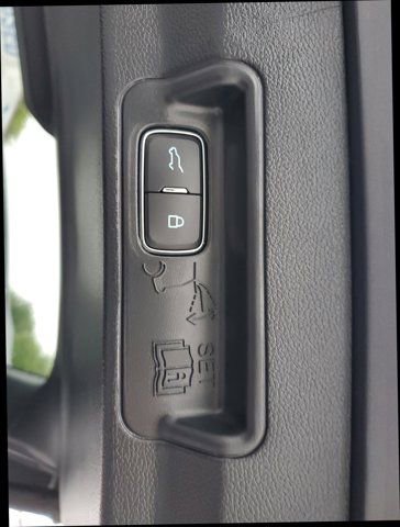 Certified 2022 Ford Explorer XLT w/ Equipment Group 202A image 9