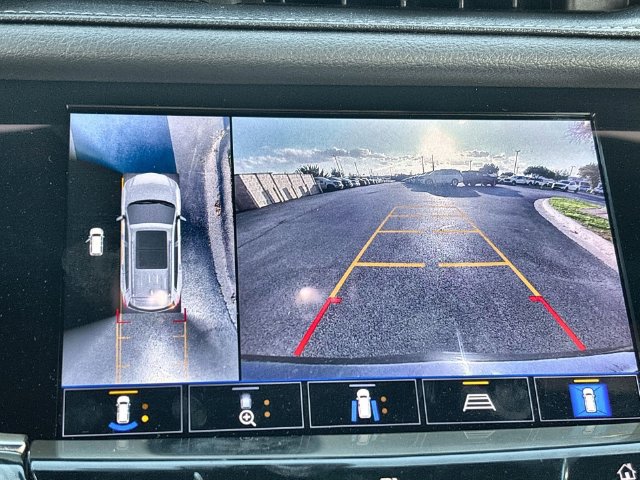 Used 2021 Cadillac XT6 Premium Luxury w/ LPO, ONYX Package FWD image 25