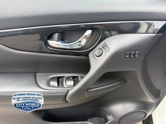 Used 2018 Nissan Rogue SL w/ Premium Package AWD/4WD image 7