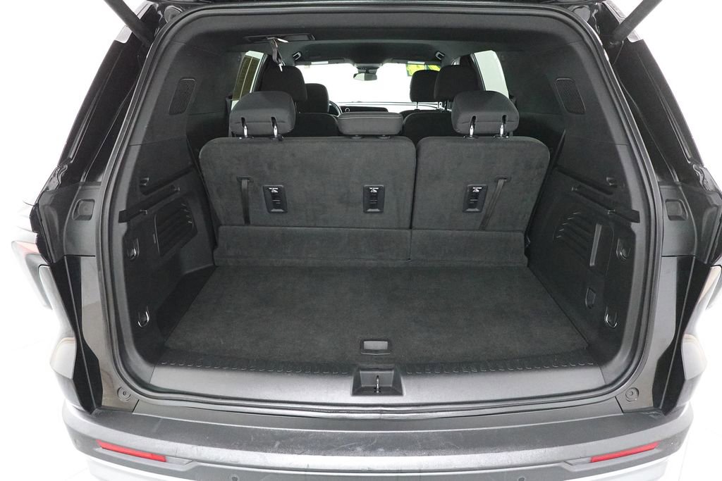 Used 2024 Chevrolet Traverse LT image 27