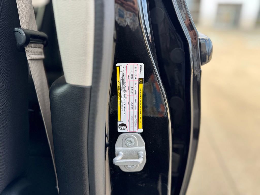 Used 2022 Chrysler Voyager LX image 43