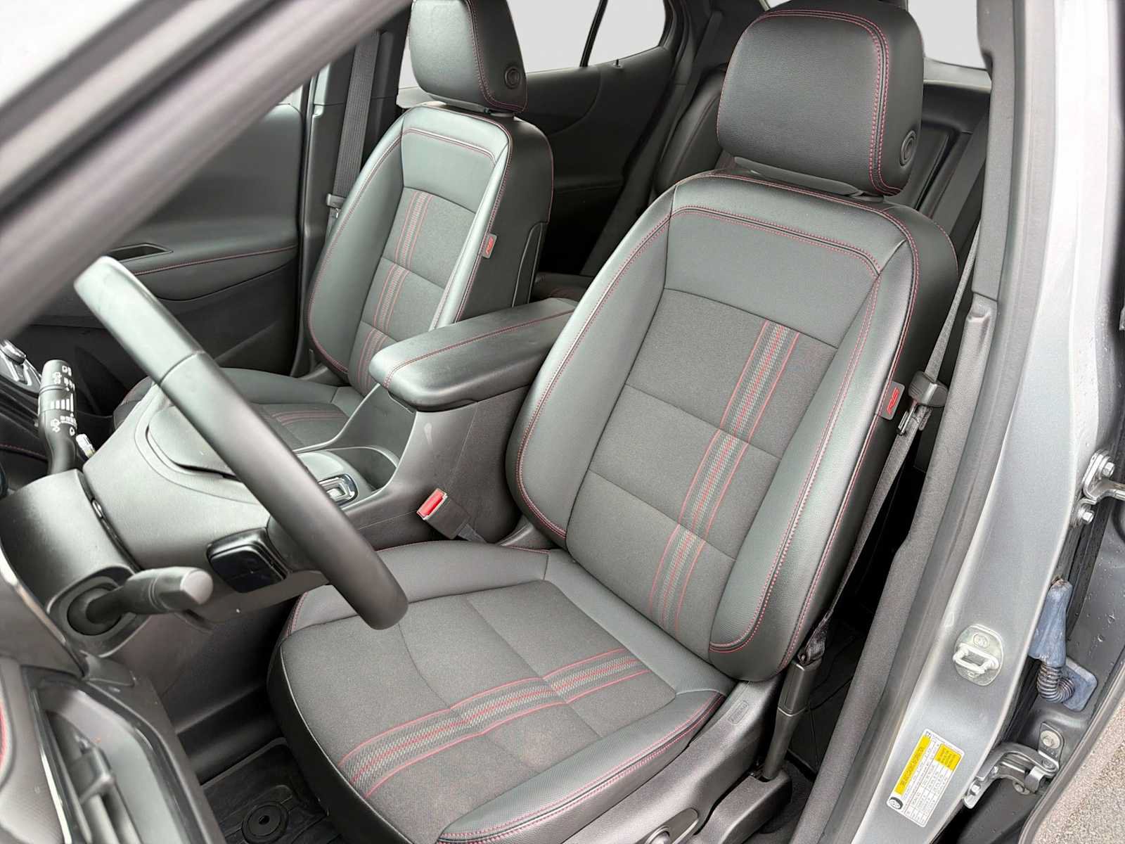 Used 2023 Chevrolet Equinox RS w/ LPO, Floor Liner Package AWD/4WD image 16