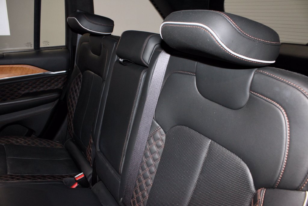 Used 2024 Jeep Grand Cherokee Summit AWD/4WD image 23