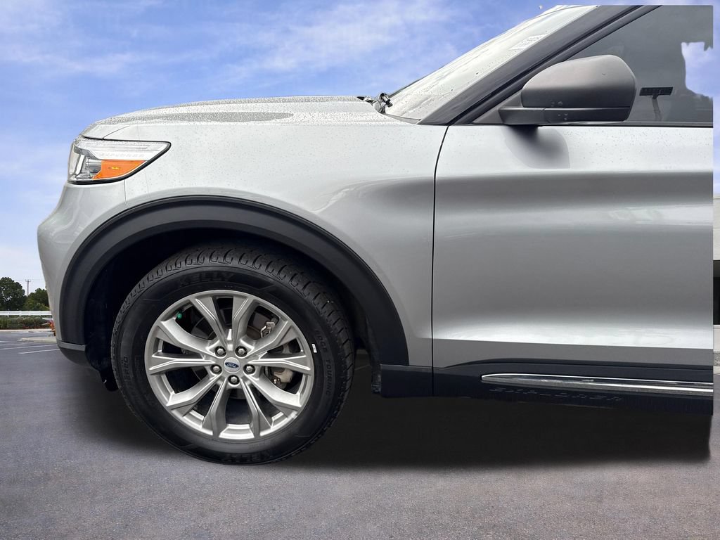 Certified 2023 Ford Explorer XLT w/ Equipment Group 202A AWD/4WD image 36