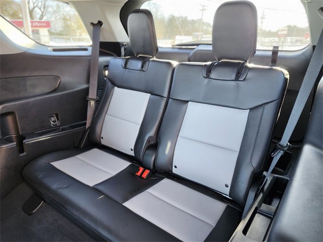 Certified 2022 Ford Explorer XLT w/ Equipment Group 202A image 17