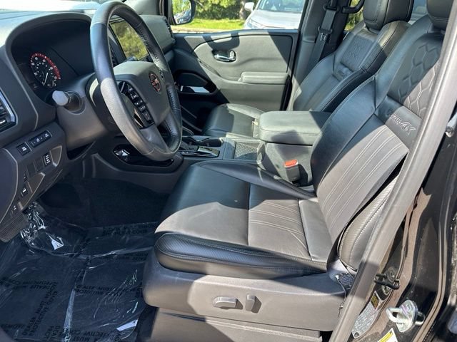 Used 2022 Nissan Frontier PRO-4X w/ Pro-4X Premium Package AWD/4WD image 15