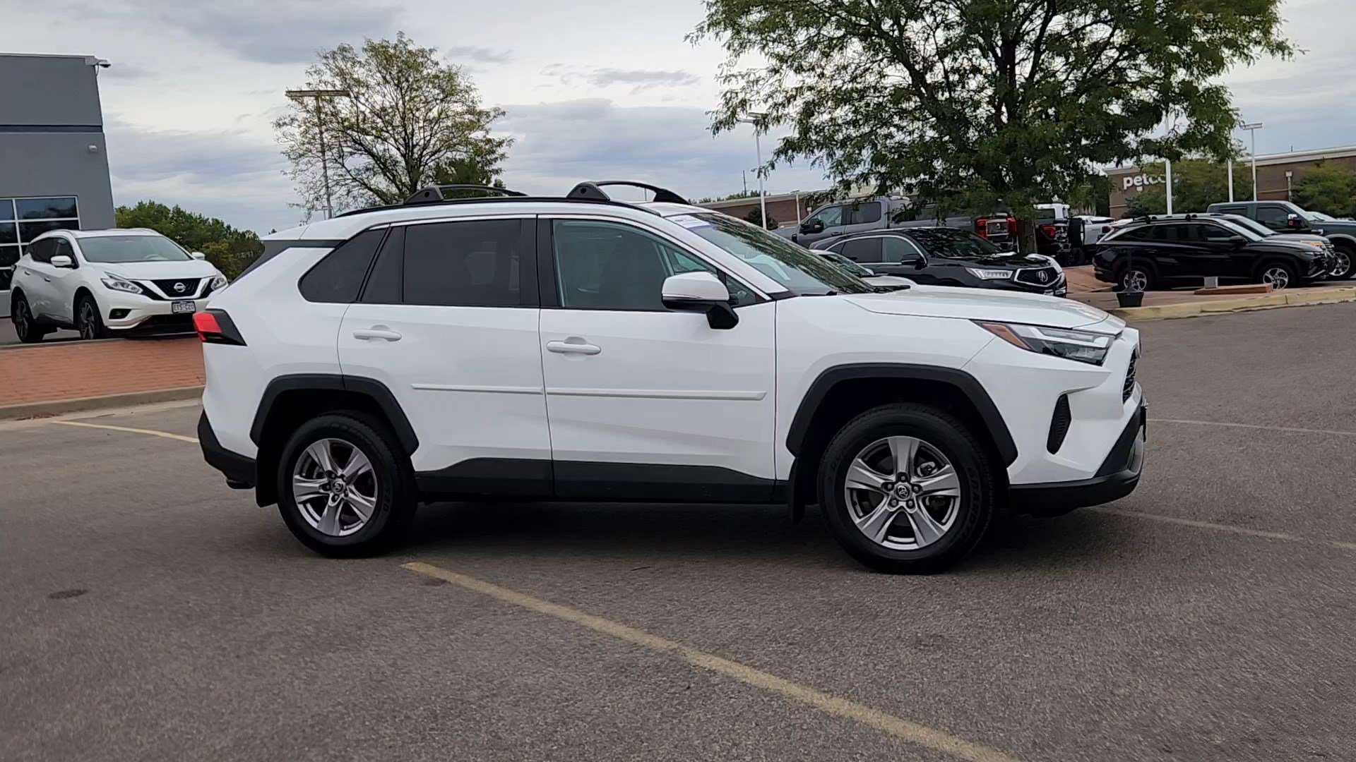 Used 2025 Toyota RAV4 XLE w/ Convenience Package AWD/4WD image 10