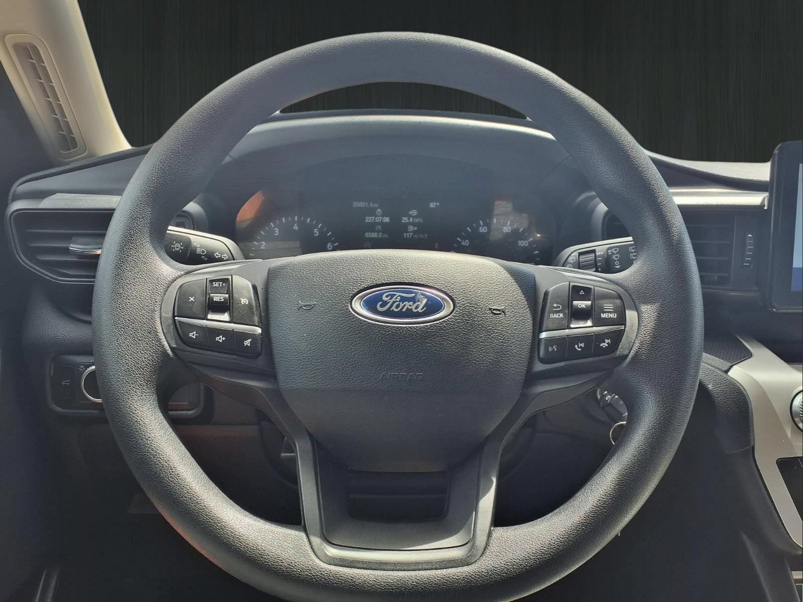 Certified 2021 Ford Explorer 2WD image 28