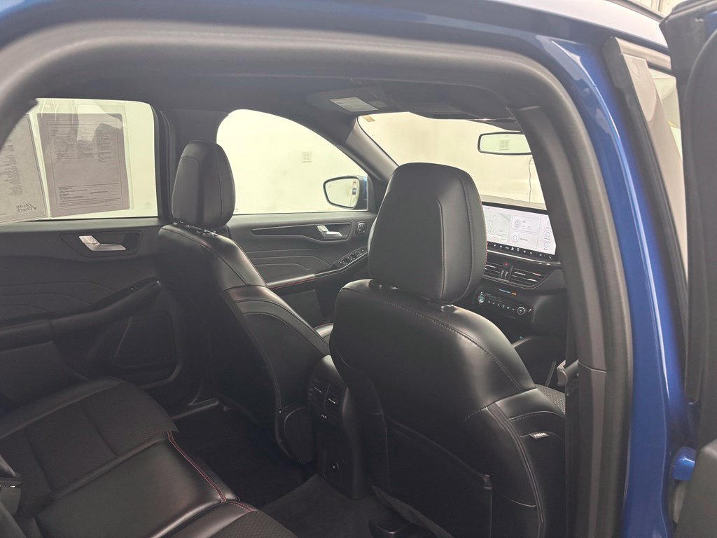 Certified 2023 Ford Escape ST-Line Elite AWD/4WD image 38