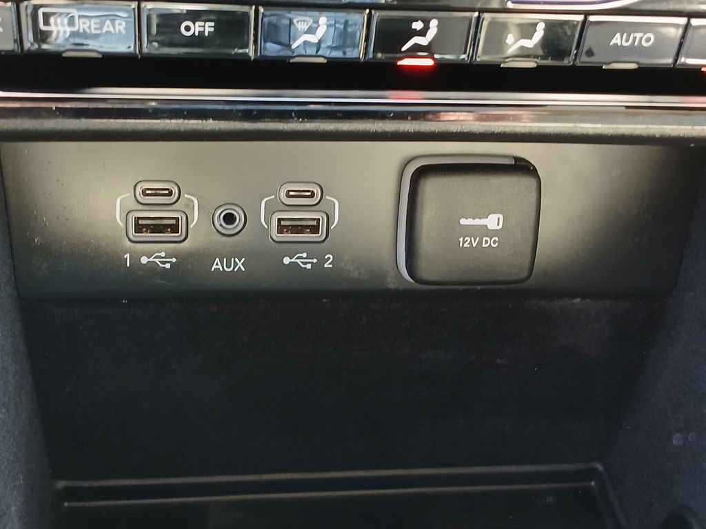 Used 2022 Jeep Grand Cherokee Limited AWD/4WD image 16