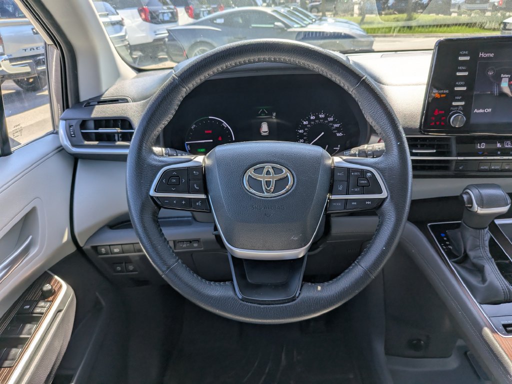 Used 2022 Toyota Sienna XLE FWD image 15