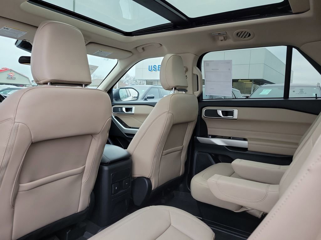 Certified 2023 Ford Explorer XLT w/ Equipment Group 202A image 15