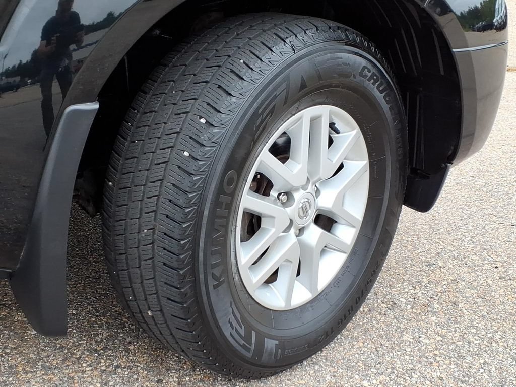Used 2020 Nissan Frontier SV AWD/4WD image 9