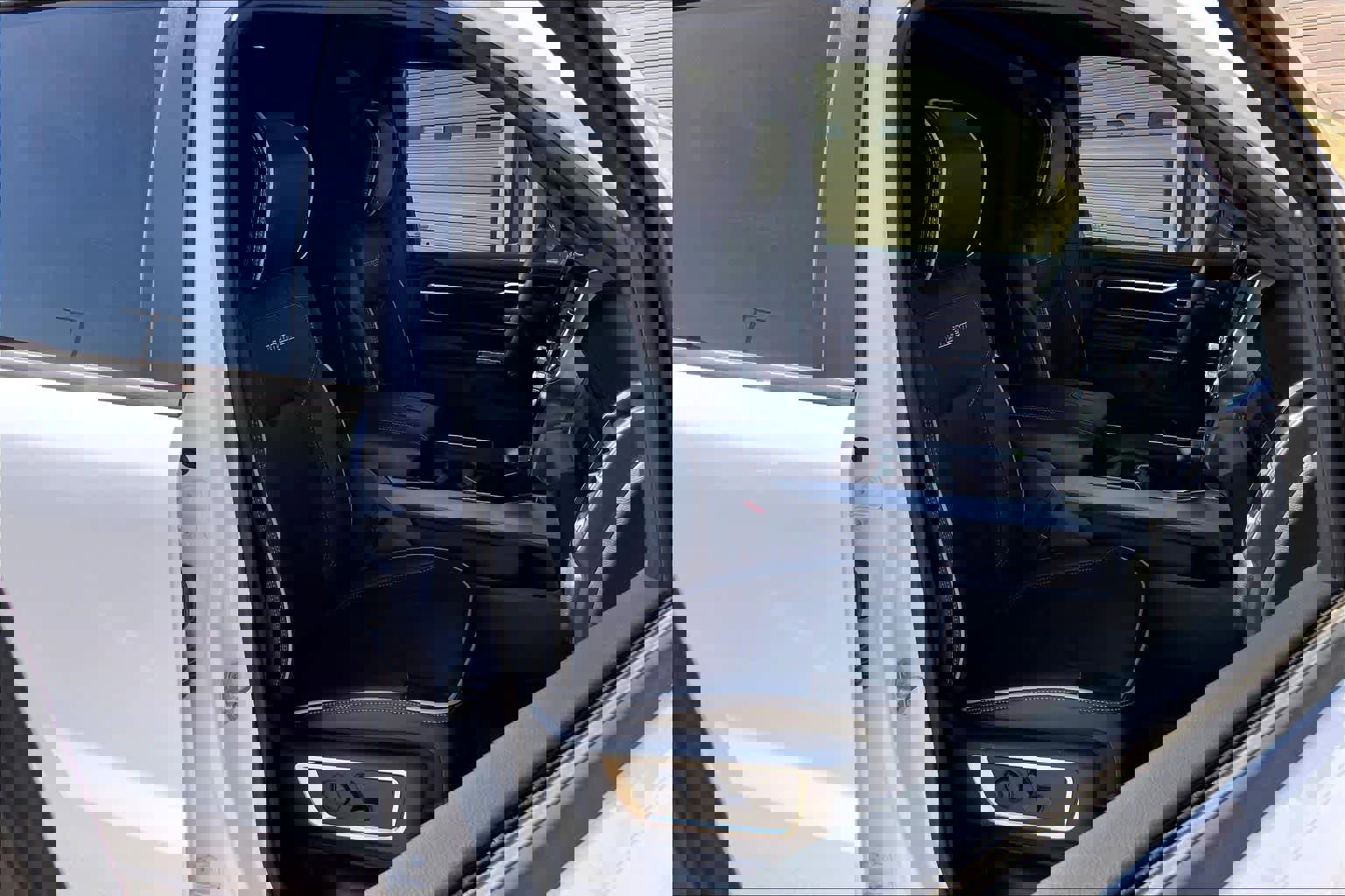 Used 2025 RAM 1500 Laramie w/ Laramie Southwest Edition image 9