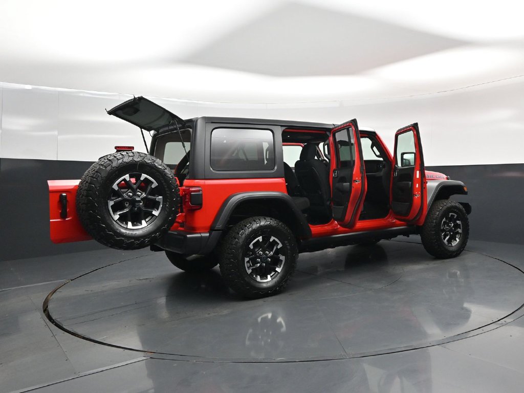 Used 2025 Jeep Wrangler Unlimited Rubicon 4xe w/ Safety Group AWD/4WD image 6