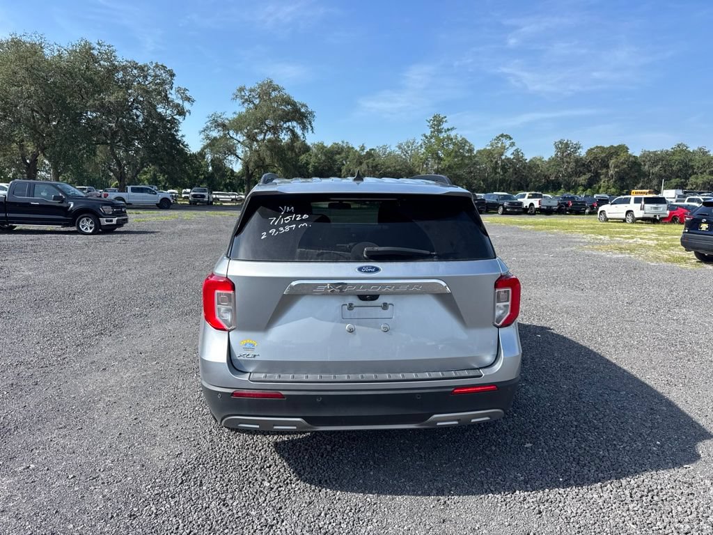 Certified 2022 Ford Explorer XLT w/ Equipment Group 202A RWD image 5