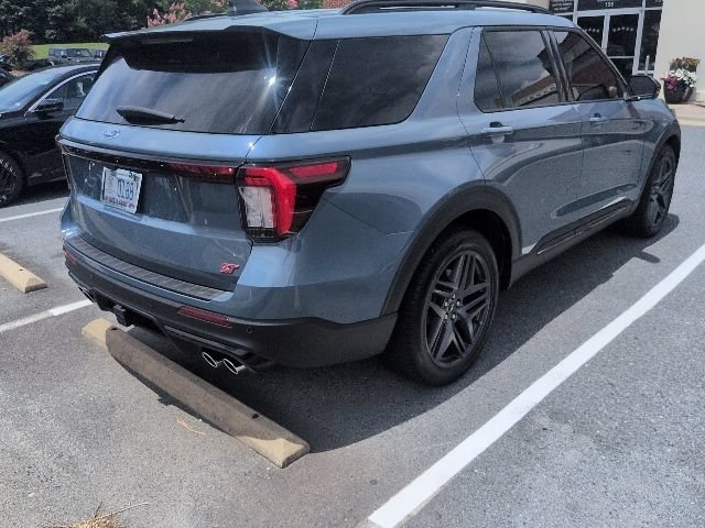 Certified 2025 Ford Explorer ST AWD/4WD image 6