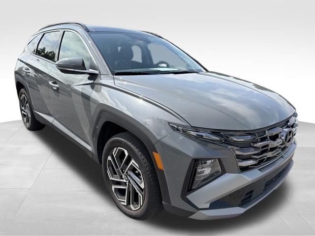 Used 2025 Hyundai Tucson Limited AWD/4WD image 2