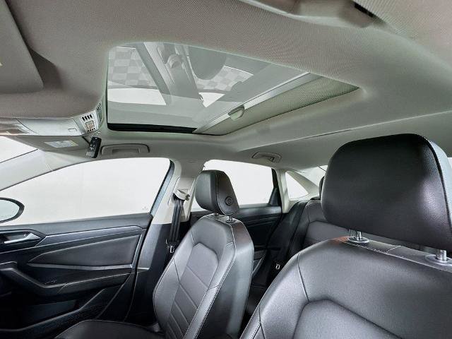 Used 2023 Volkswagen Jetta SE FWD image 14