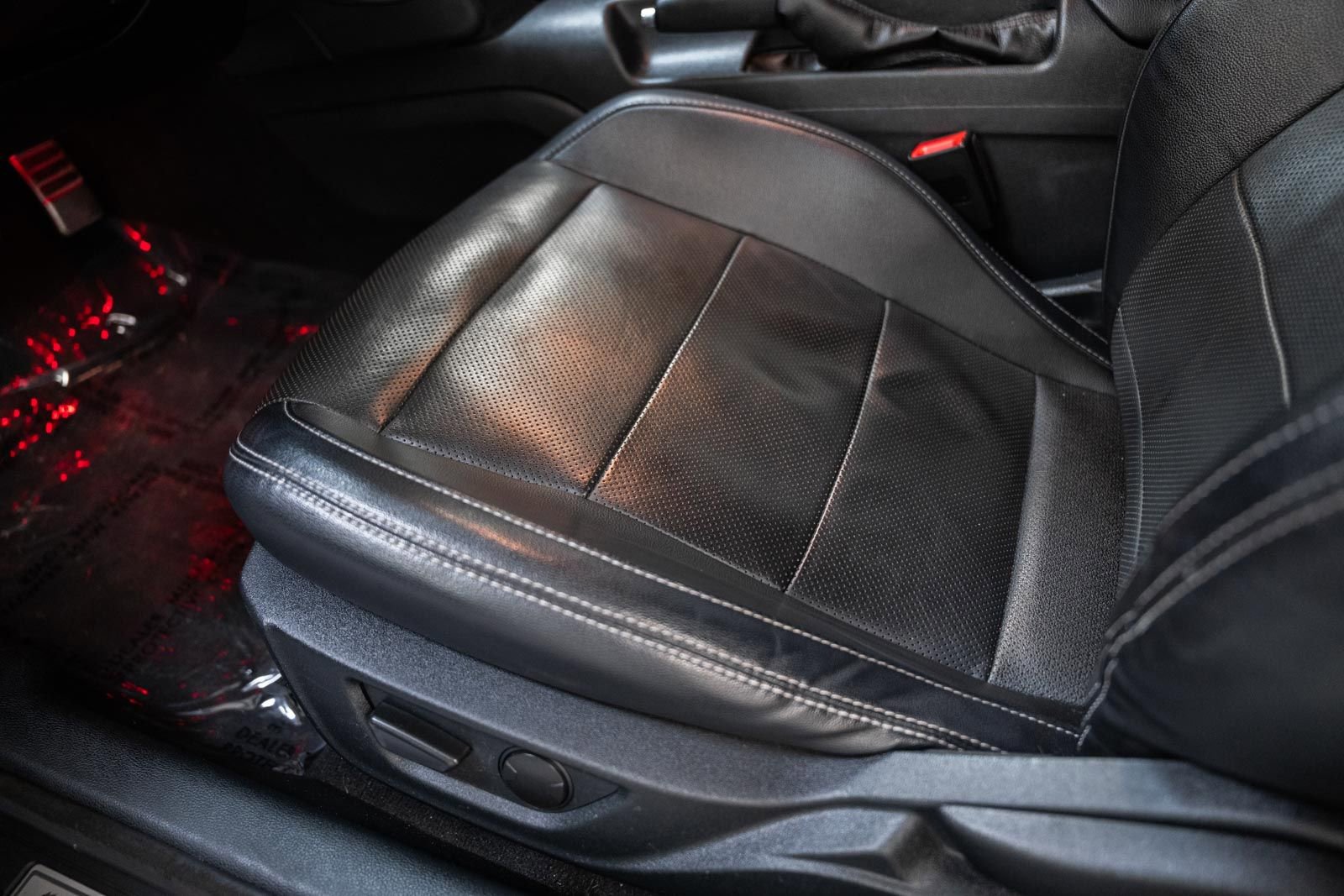 Certified 2020 Ford Mustang Premium RWD image 37