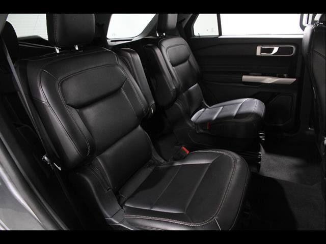 Certified 2022 Ford Explorer XLT w/ Equipment Group 202A AWD/4WD image 19