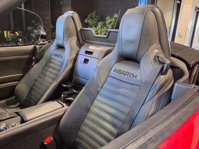 Used 2020 FIAT 124 Spider Abarth w/ Convenience Group RWD image 21