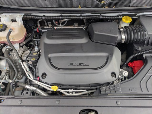 Used 2024 Chrysler Pacifica Touring-L FWD image 24