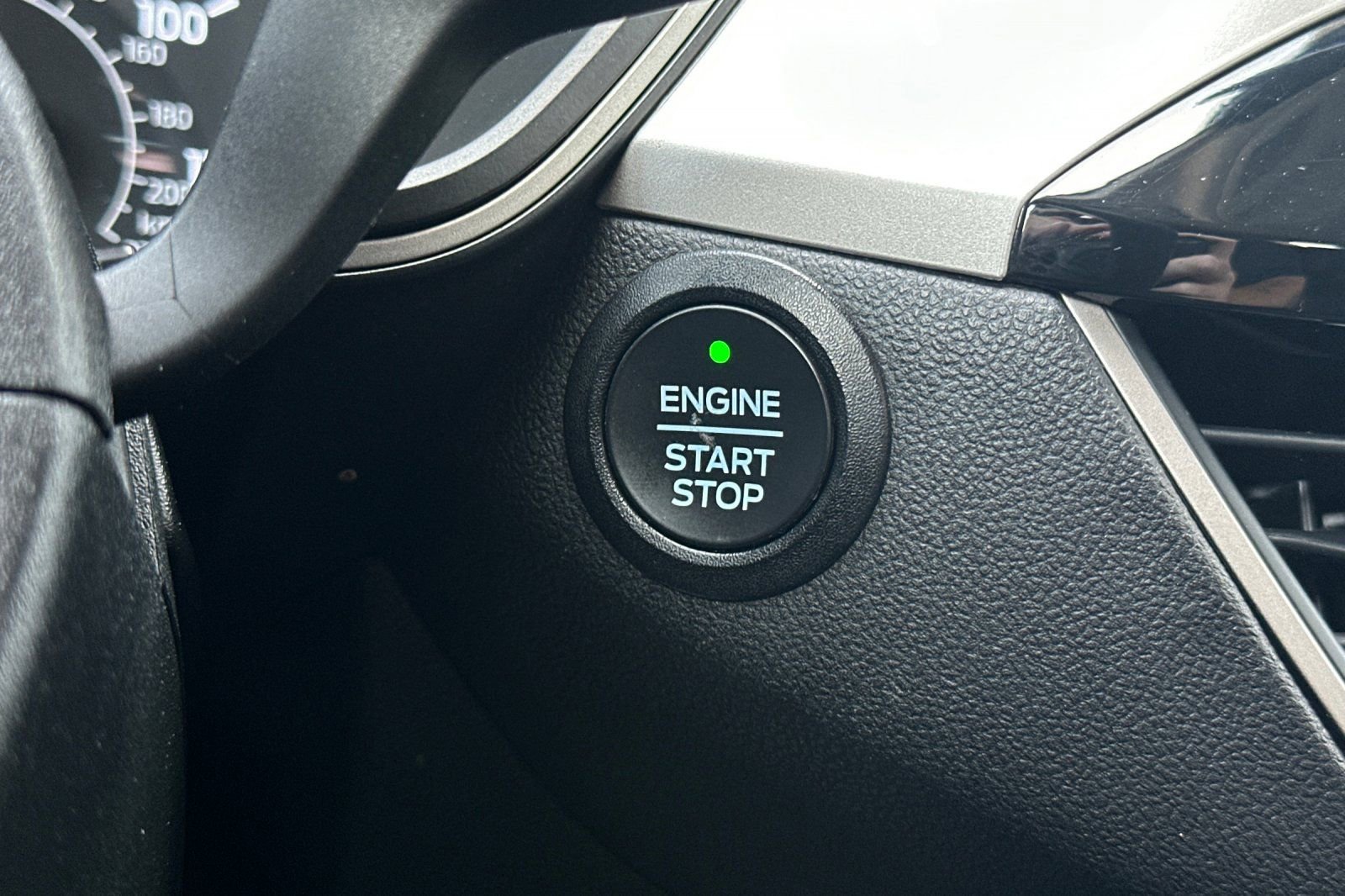 Certified 2022 Ford Escape SE FWD image 21