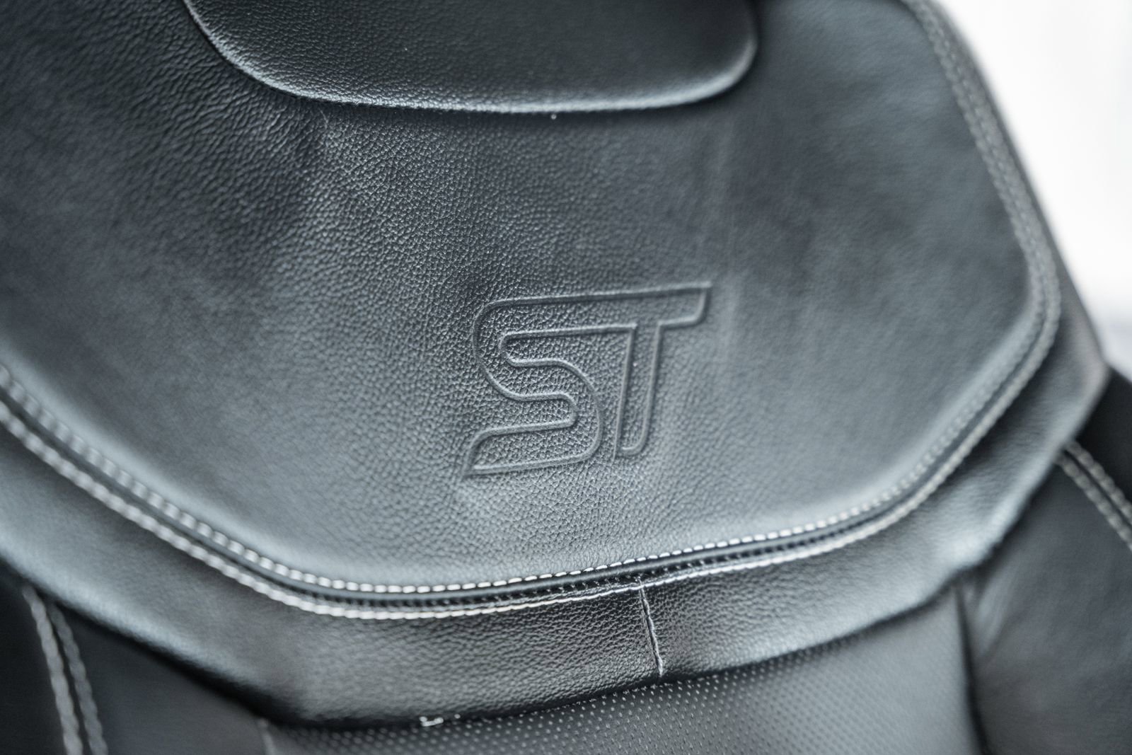 Certified 2020 Ford Explorer ST w/ ST Street Pack image 46