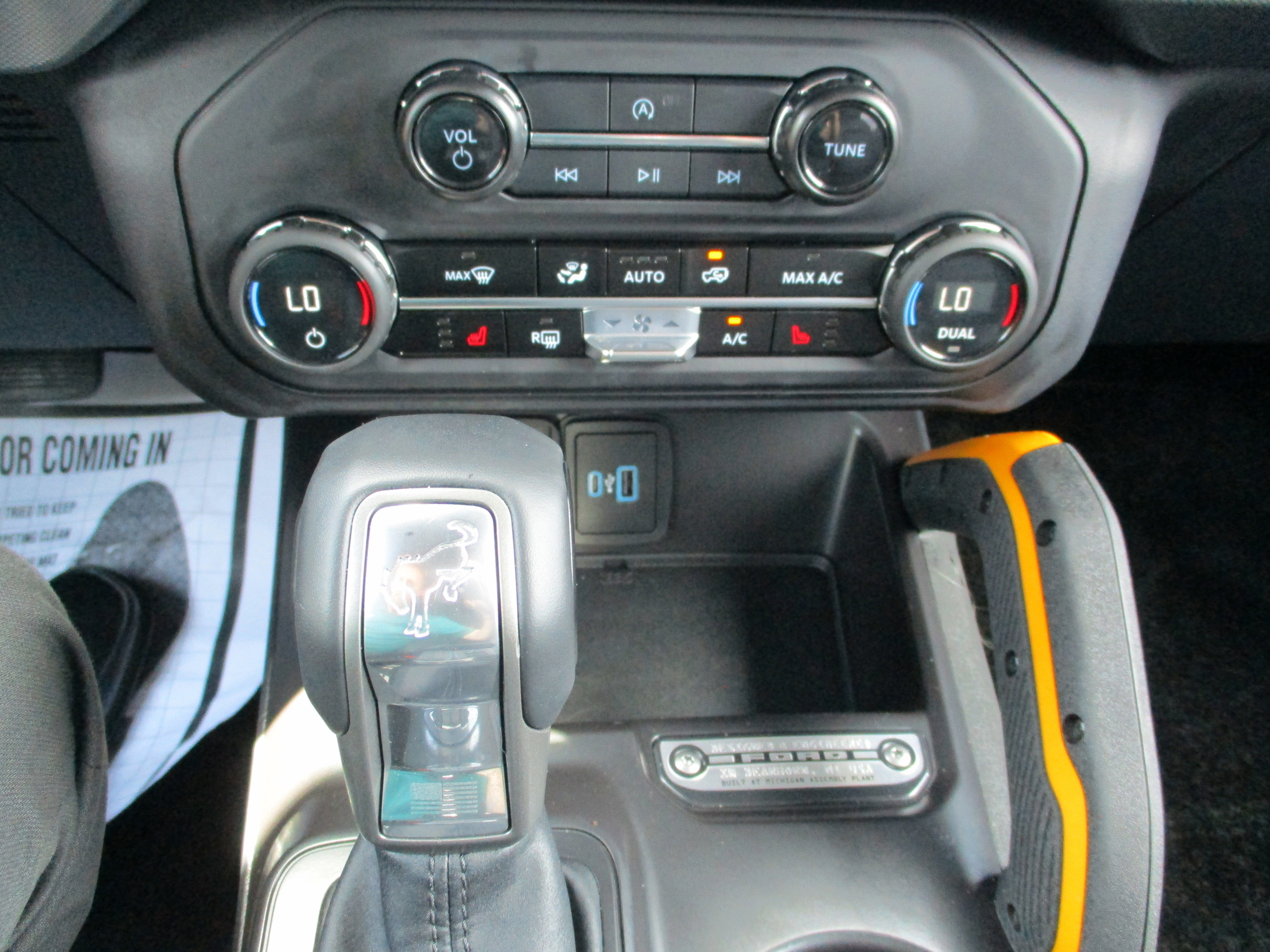 Certified 2024 Ford Bronco Badlands image 14