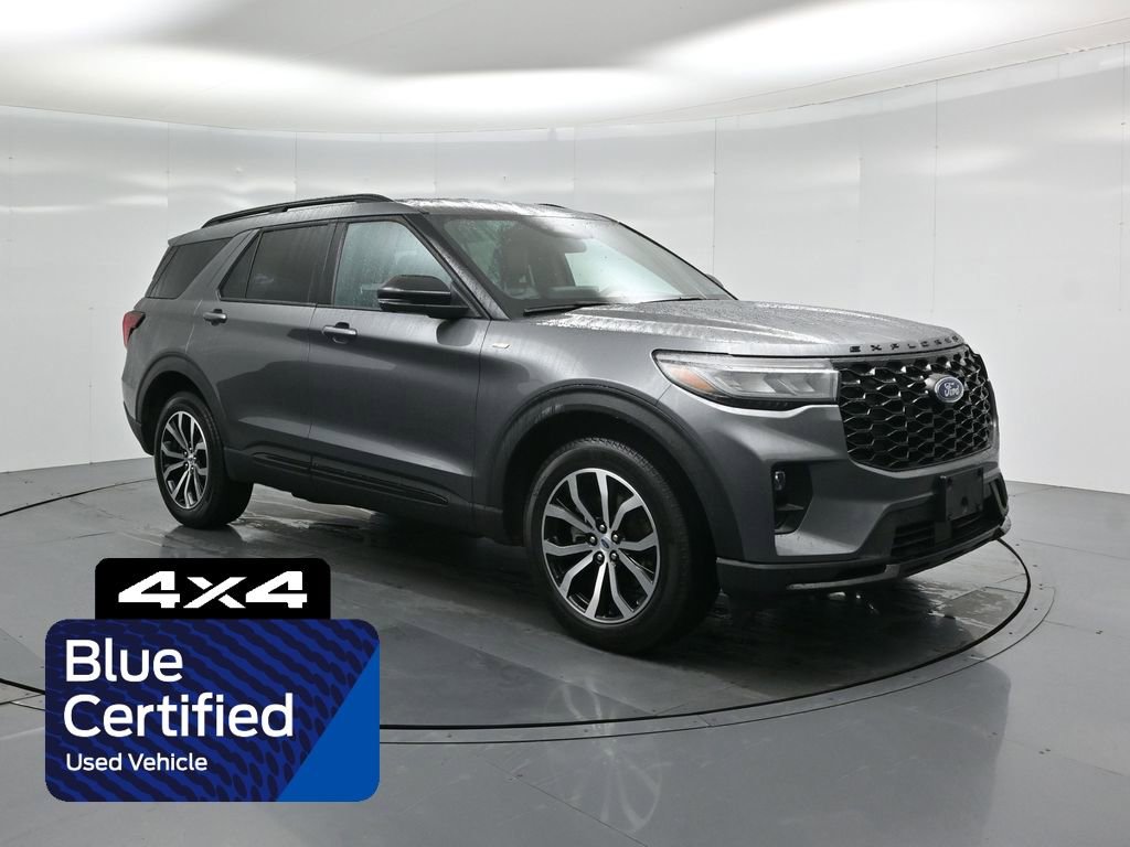 Certified 2025 Ford Explorer ST-Line image 1