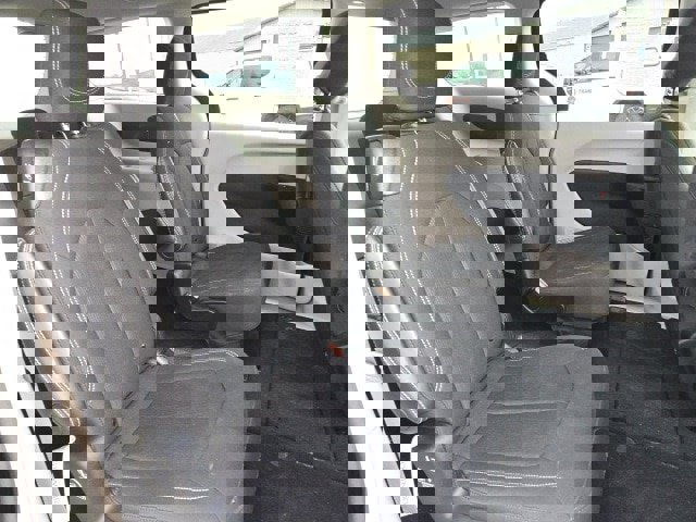 Used 2024 Chrysler Voyager LX image 20