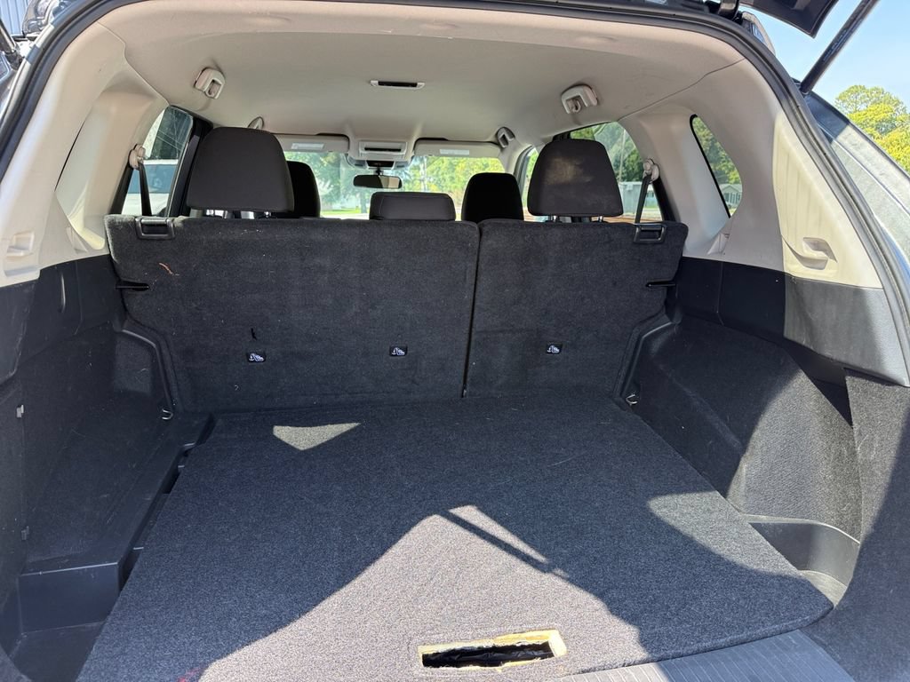 Used 2024 Nissan Rogue S FWD image 15