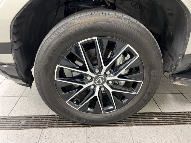 Used 2024 Lexus GX 550 w/ Accessory Package (Z1) AWD/4WD image 10