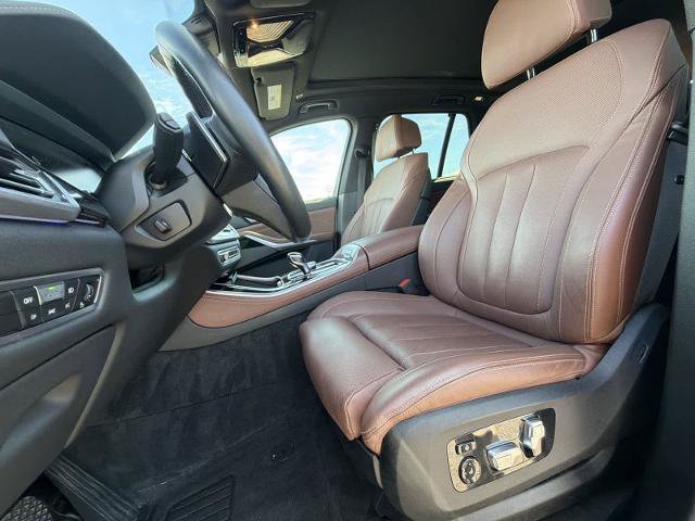 Used 2022 BMW X5 xDrive40i AWD/4WD image 16
