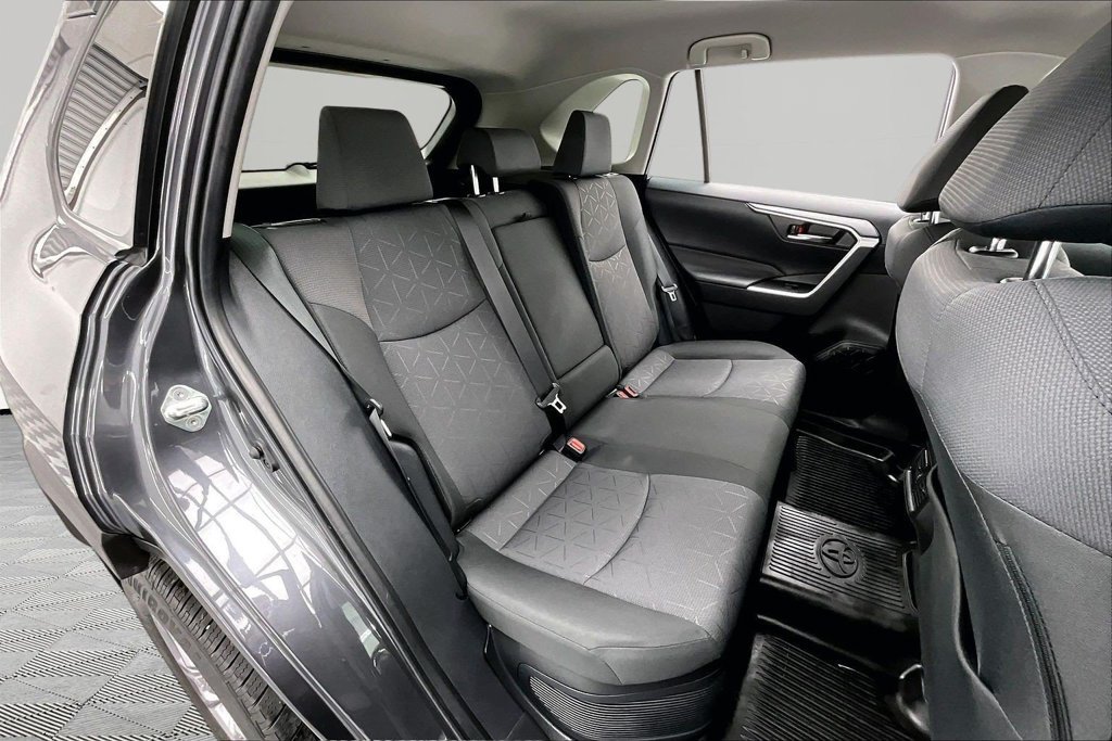 Used 2025 Toyota RAV4 XLE AWD/4WD image 27