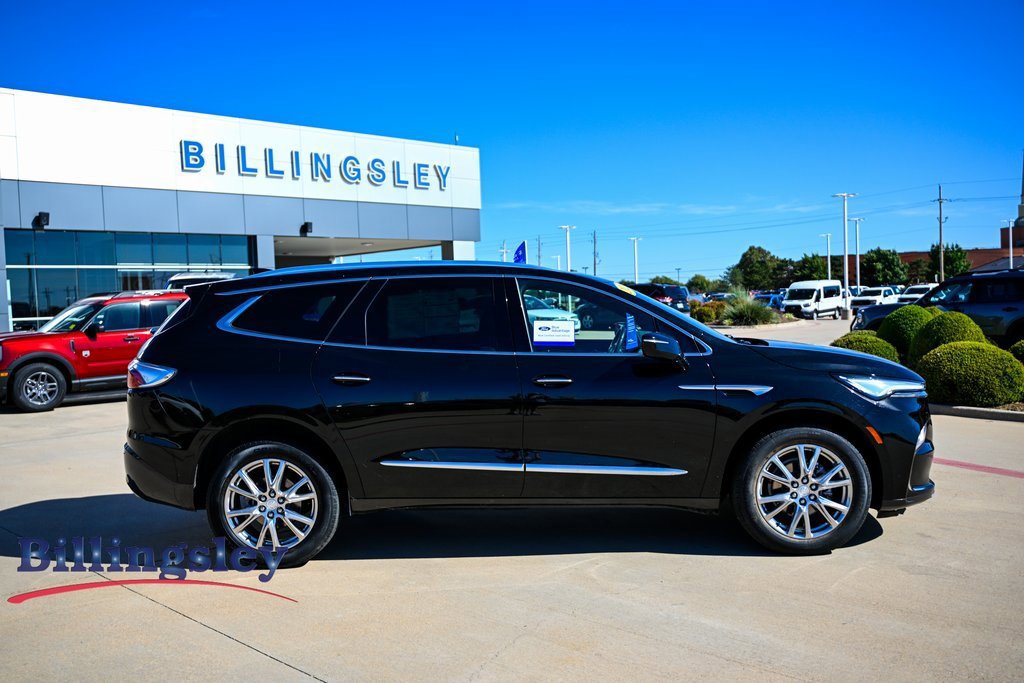 Used 2022 Buick Enclave Essence w/ Experience Buick Package image 6