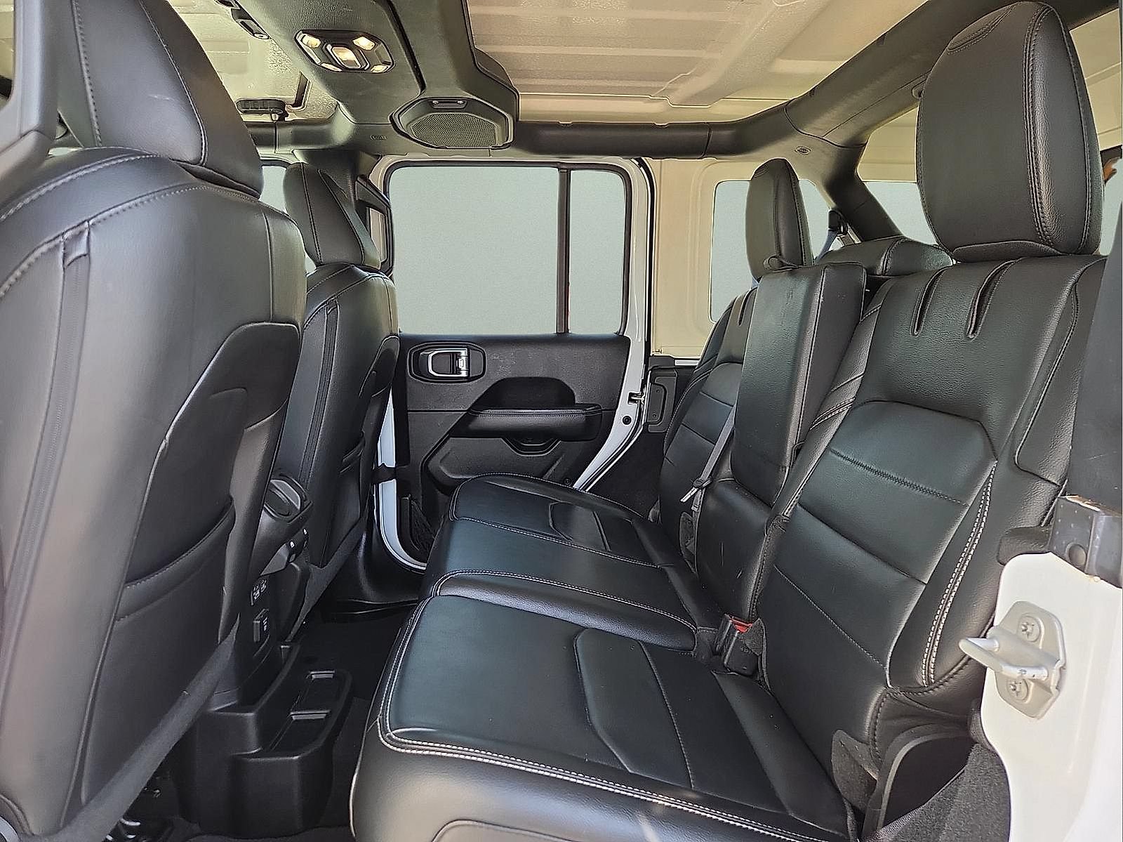 Used 2023 Jeep Wrangler Unlimited Sahara AWD/4WD image 9