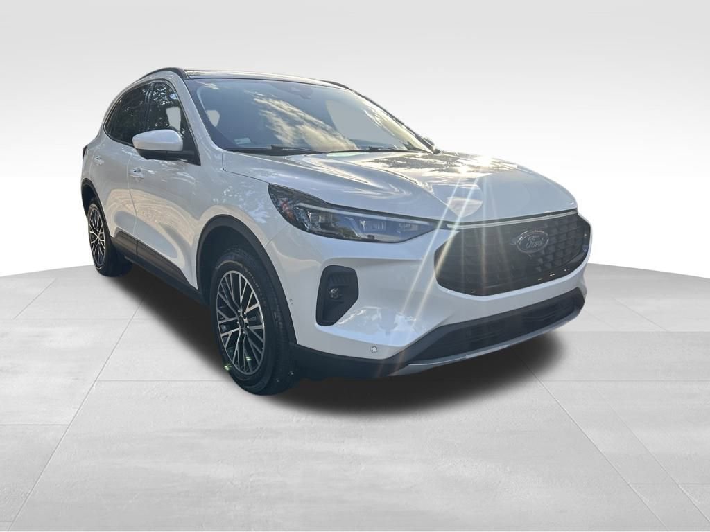 Certified 2024 Ford Escape SE w/ PHEV Premium Package FWD image 2