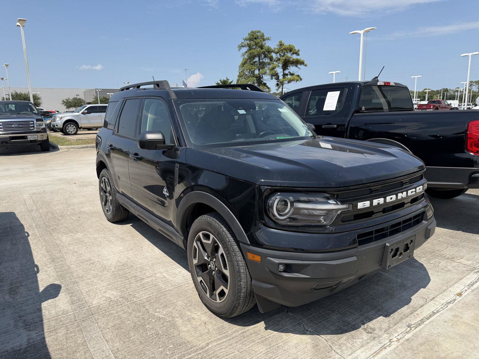Certified 2023 Ford Bronco Sport Outer Banks w/ Tech Package AWD/4WD image 2